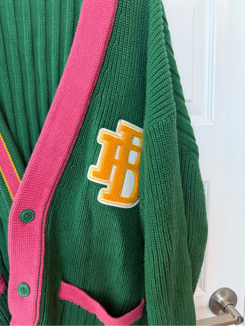 BANANA REPUBLIC ATHLETICS Varsity Cardigan
Sweater Green Pink - Picture 4 of 9